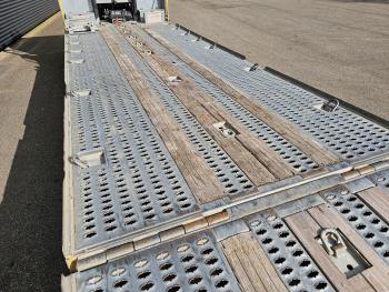 AD320S42 8x2 / WINCH / RETARDER